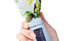 Bottles using conformable film labels